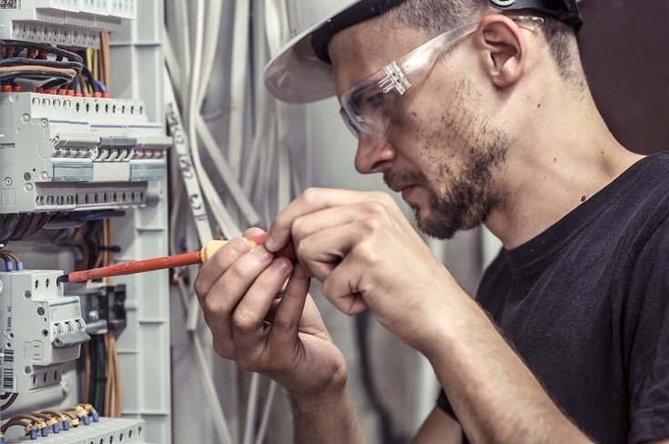 Understanding Residential Circuit Breakers and Fuses