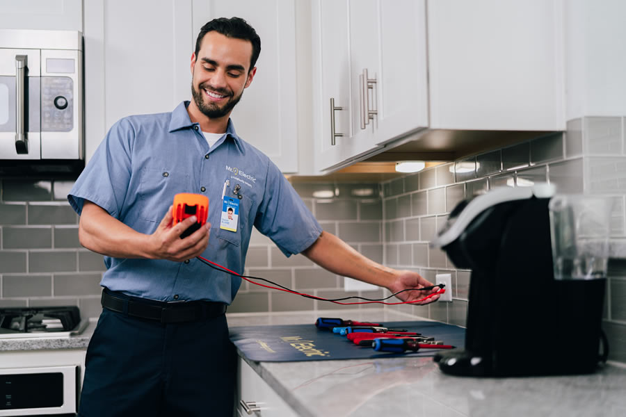 Electrical Outlet Replacement in Fair Oaks Ranch, TX